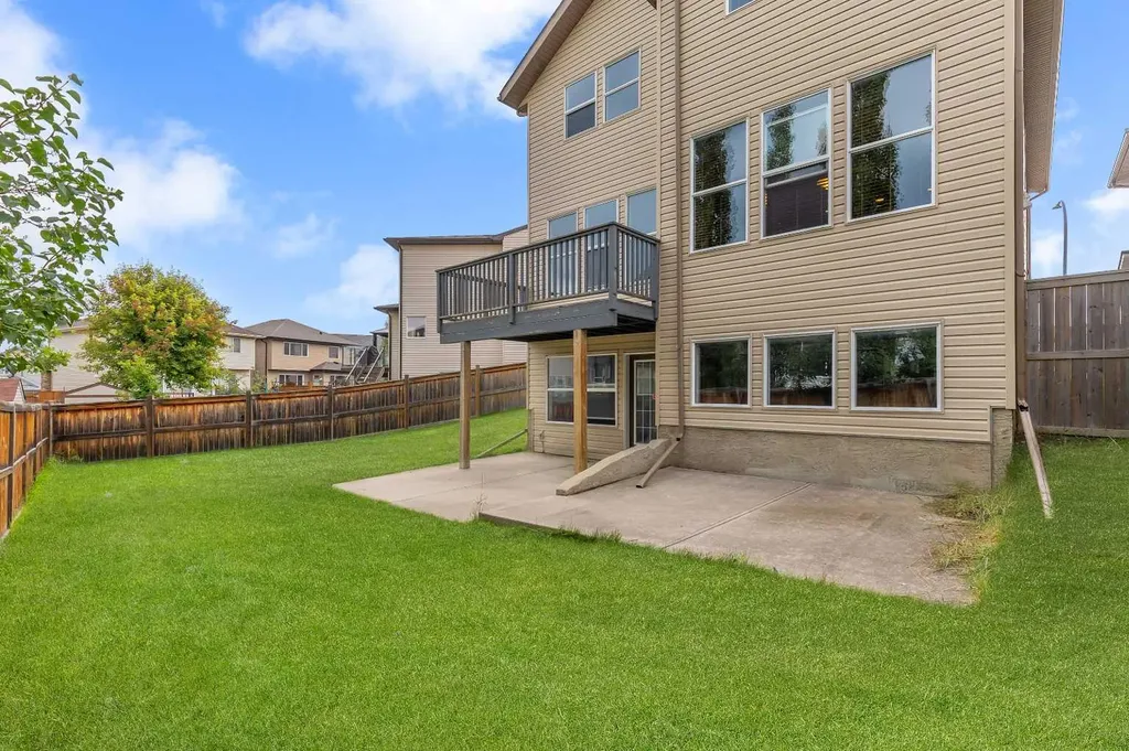 224 Panamount Point NW Calgary AB T3K 0H8