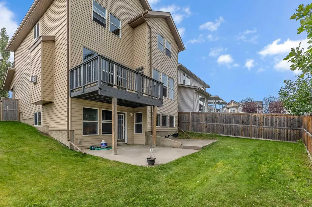 224 Panamount Point NW Calgary AB T3K 0H8