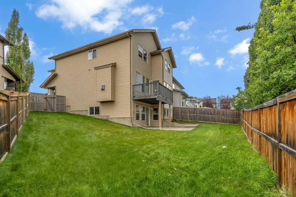 224 Panamount Point NW Calgary AB T3K 0H8