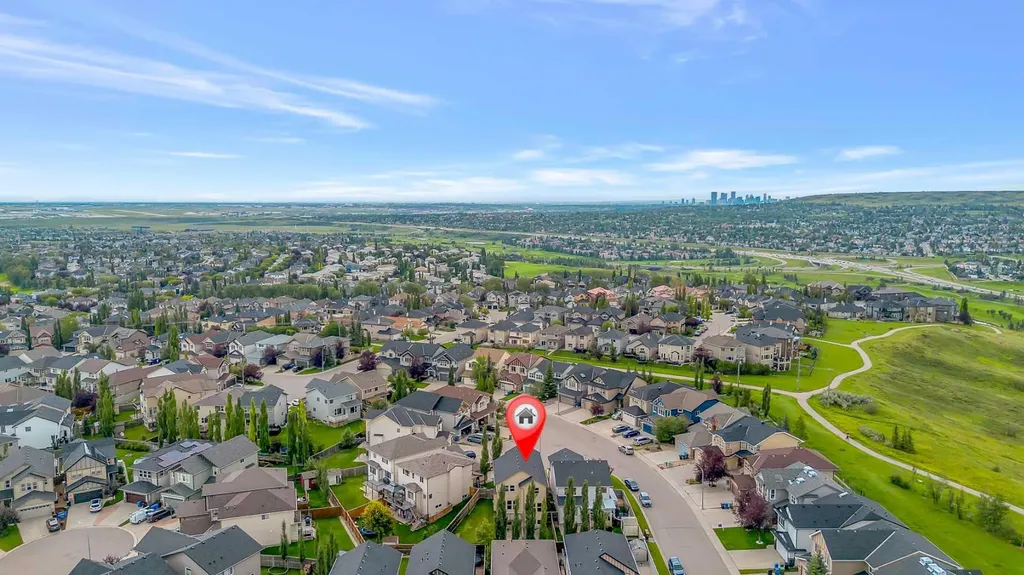 224 Panamount Point NW Calgary AB T3K 0H8