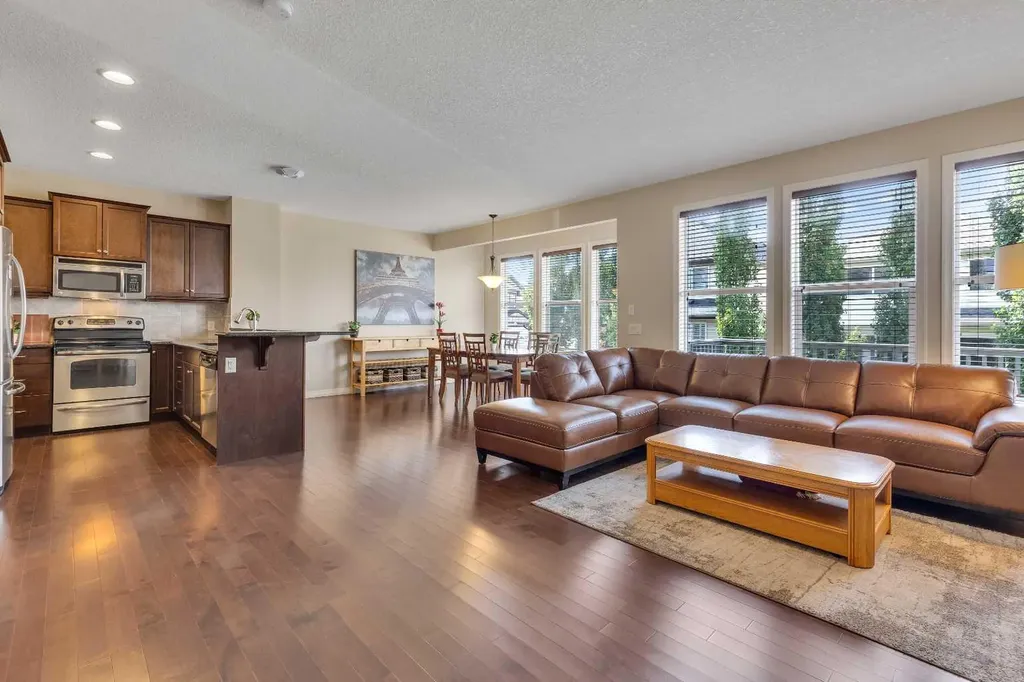 224 Panamount Point NW Calgary AB T3K 0H8