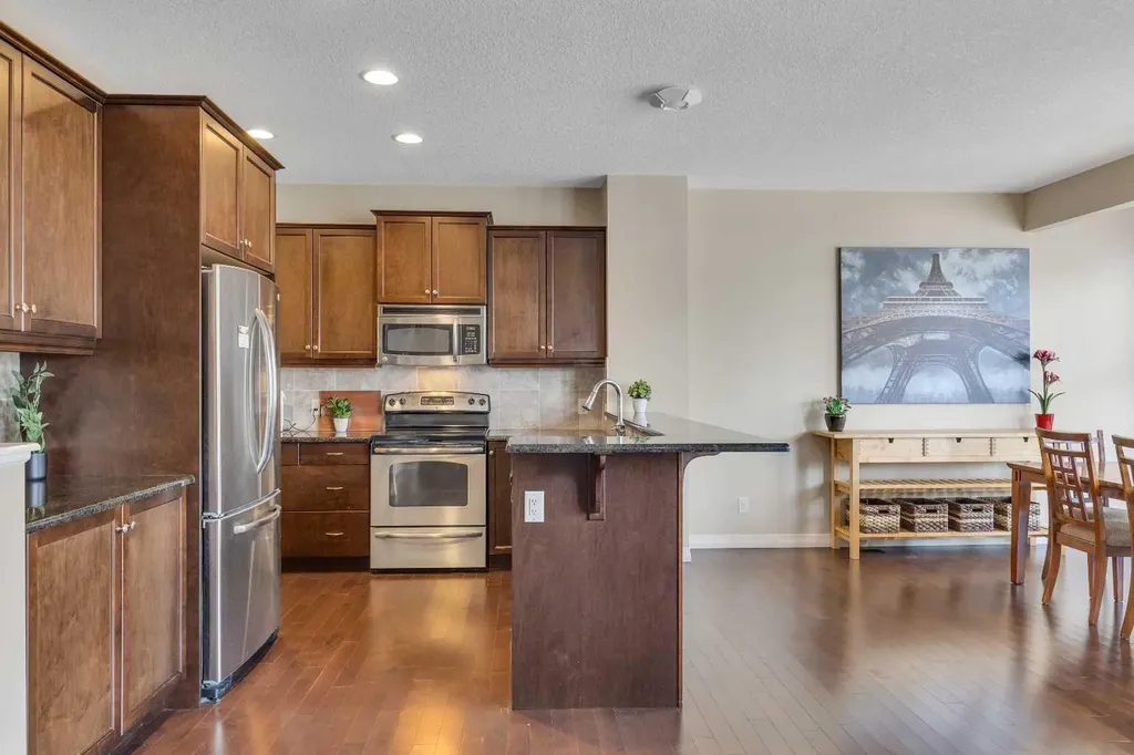 224 Panamount Point NW Calgary AB T3K 0H8