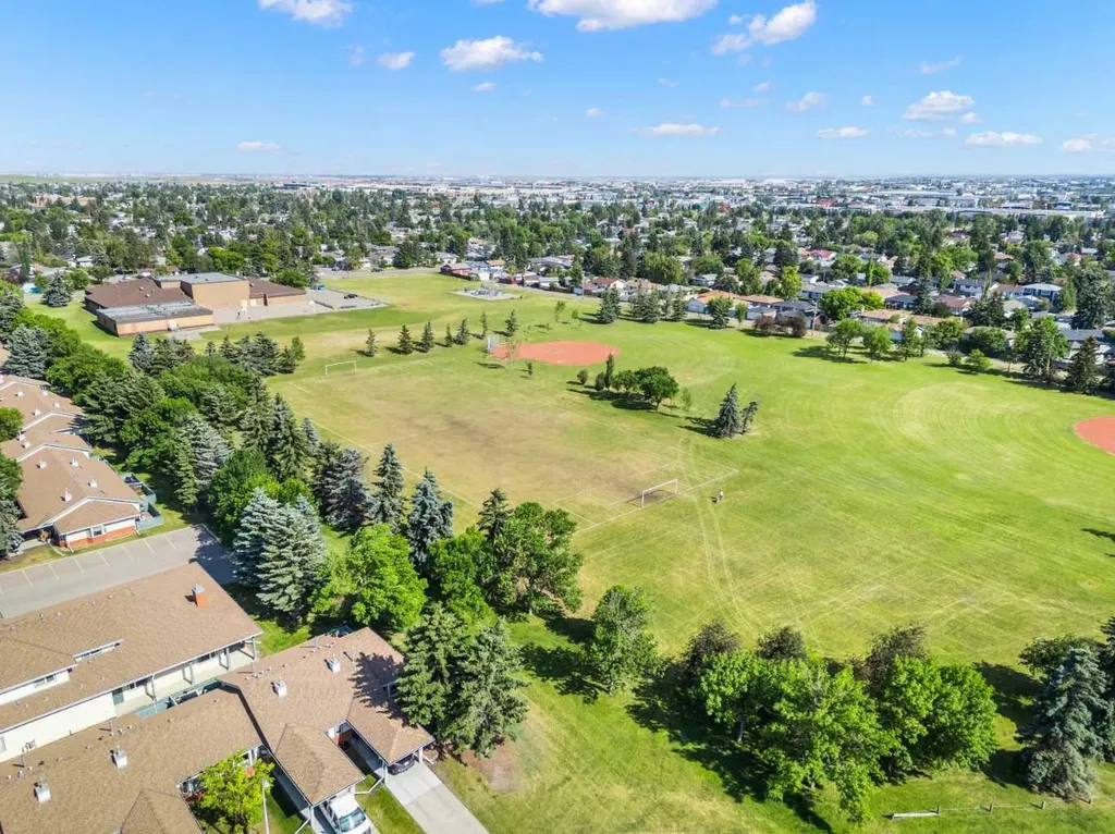 3243 Dover Crescent SE Calgary AB T2B 2E6