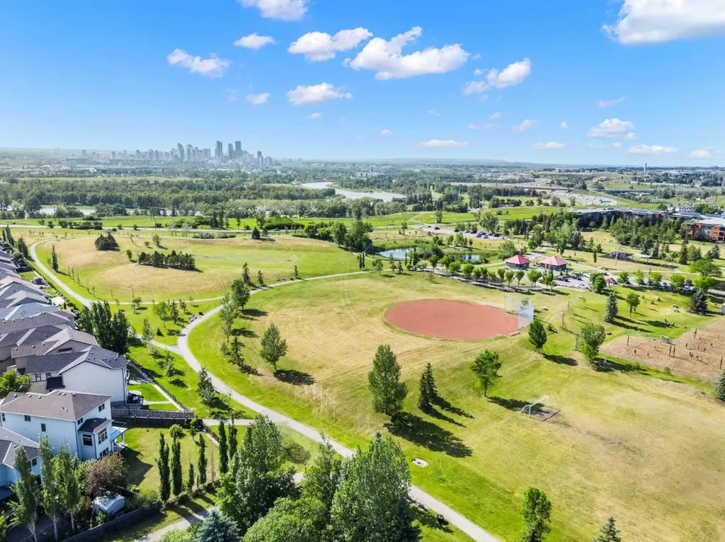 3243 Dover Crescent SE Calgary AB T2B 2E6