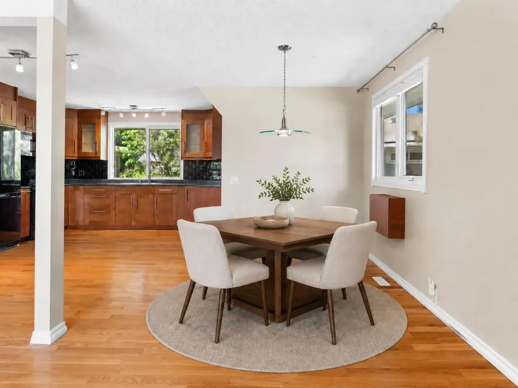 3243 Dover Crescent SE Calgary AB T2B 2E6