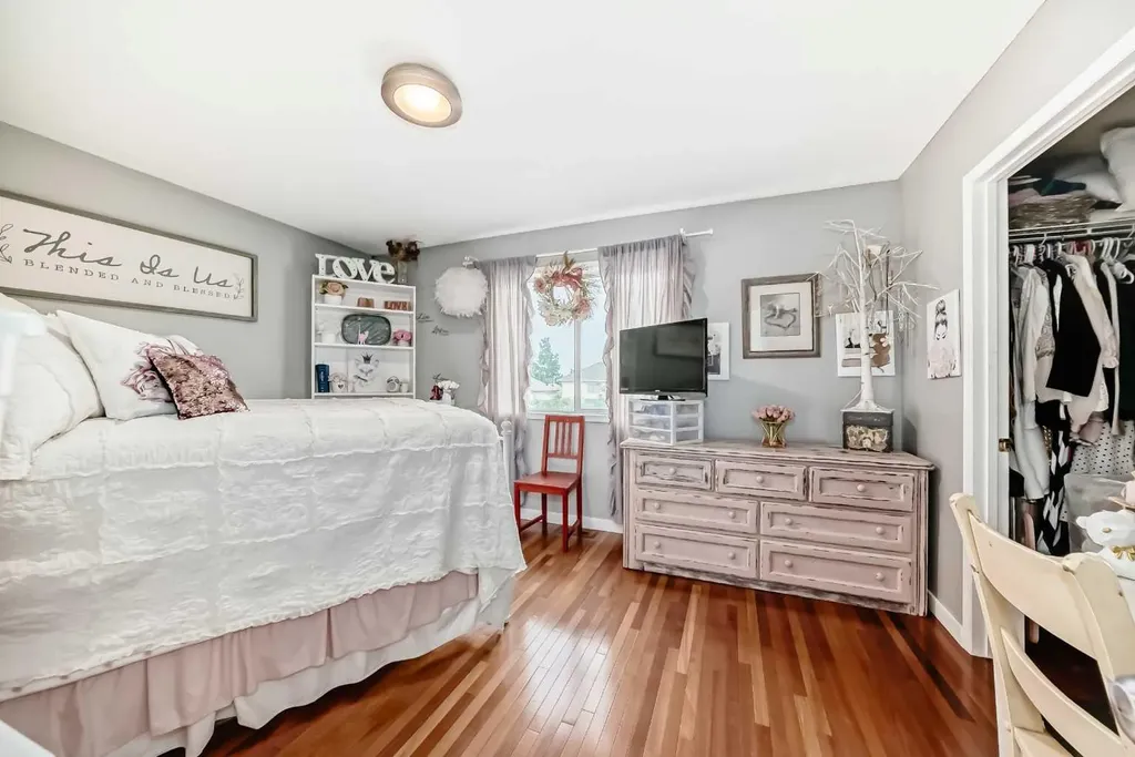 132 Hidden Hills Road NW Calgary AB T3A 5Y2