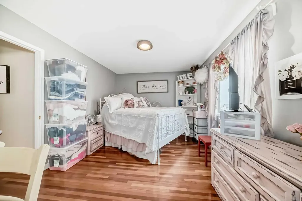 132 Hidden Hills Road NW Calgary AB T3A 5Y2