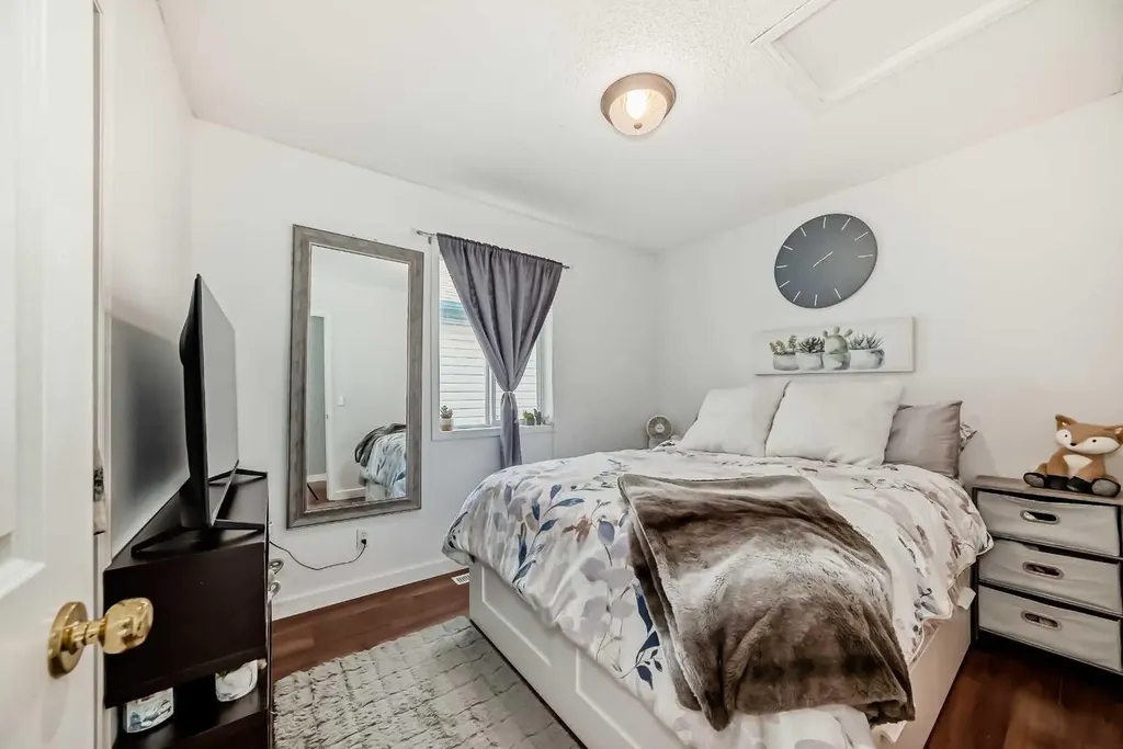 132 Hidden Hills Road NW Calgary AB T3A 5Y2