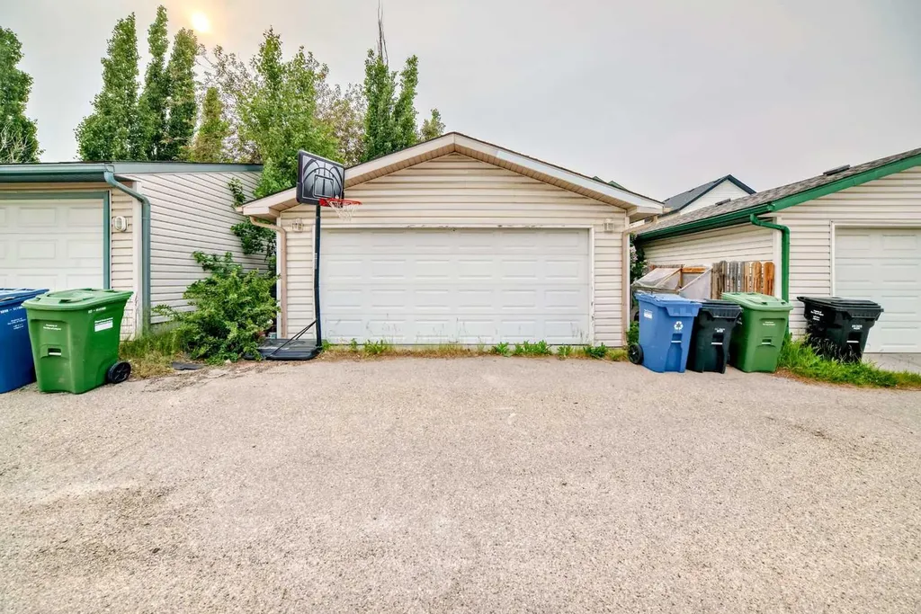 132 Hidden Hills Road NW Calgary AB T3A 5Y2