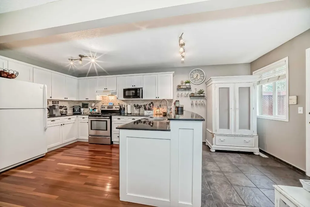 132 Hidden Hills Road NW Calgary AB T3A 5Y2