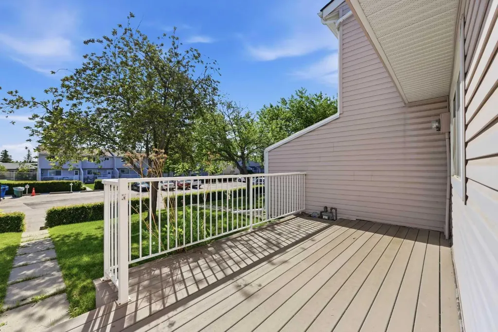 222 Marlborough Way NE Calgary AB T2A6R9