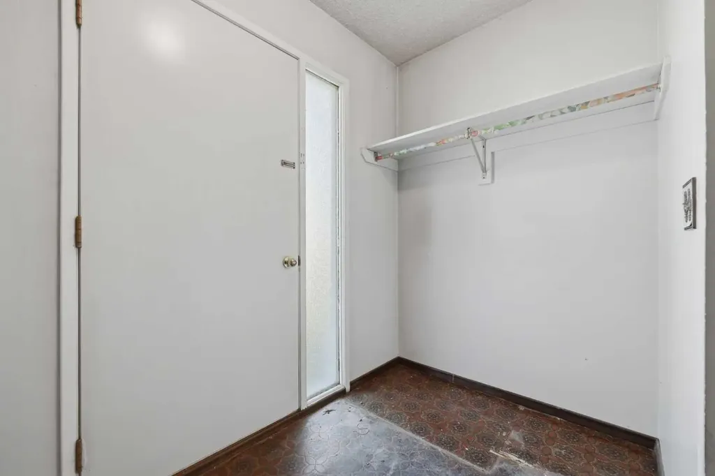 222 Marlborough Way NE Calgary AB T2A6R9