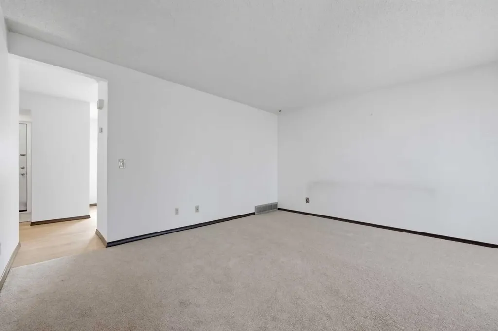 222 Marlborough Way NE Calgary AB T2A6R9
