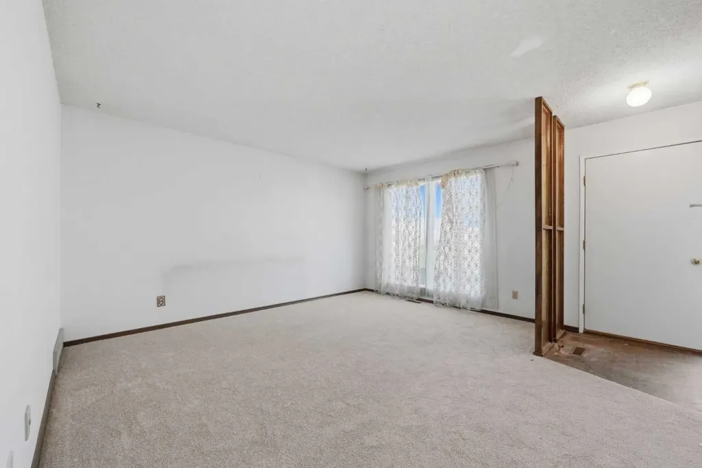 222 Marlborough Way NE Calgary AB T2A6R9