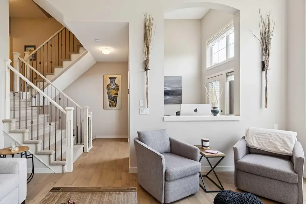 9041 Wentworth Avenue SW Calgary AB T3H 0A9