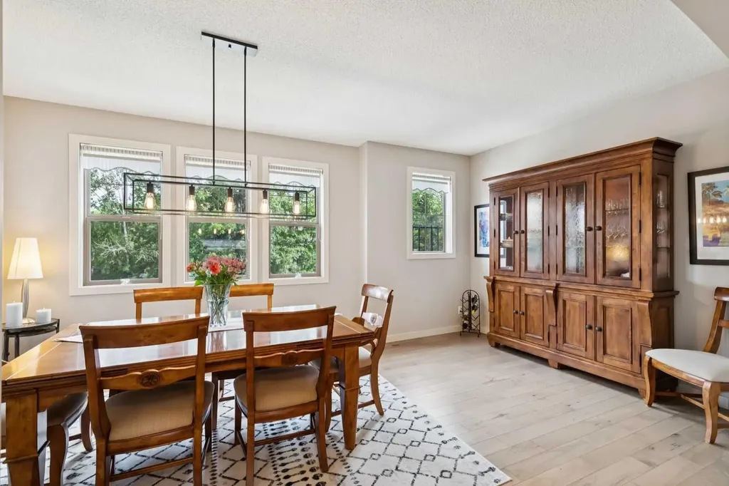 9041 Wentworth Avenue SW Calgary AB T3H 0A9