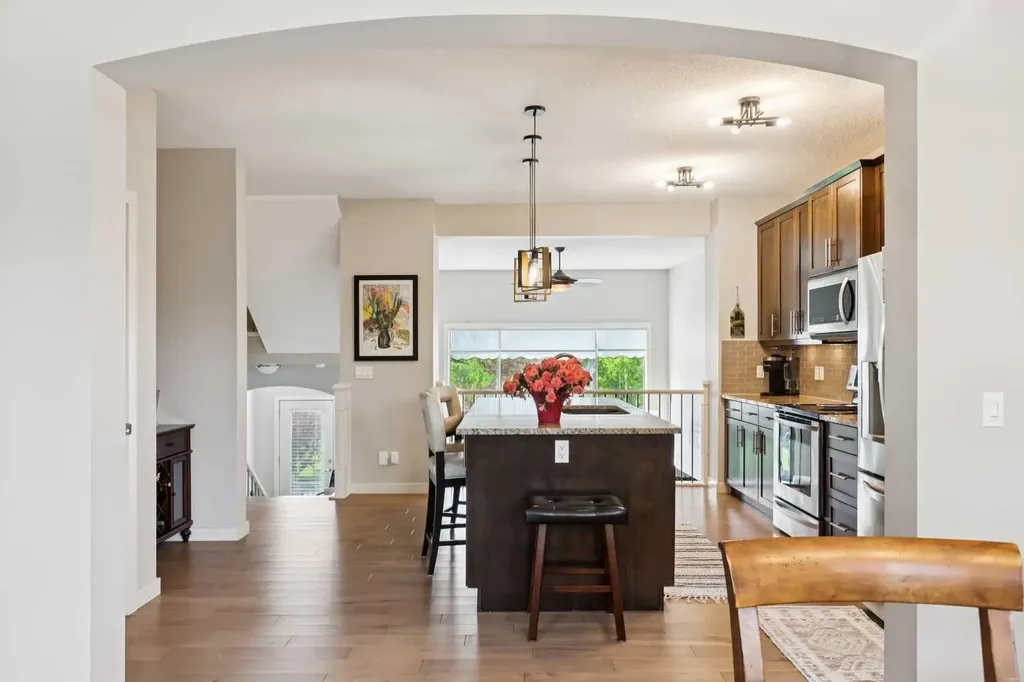 9041 Wentworth Avenue SW Calgary AB T3H 0A9