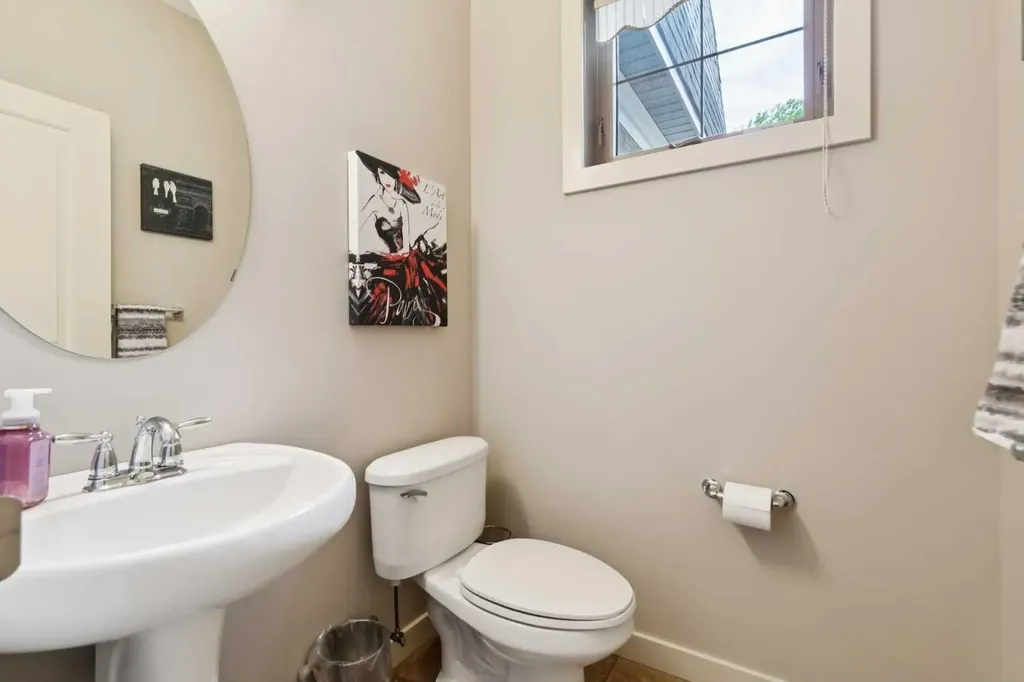 9041 Wentworth Avenue SW Calgary AB T3H 0A9