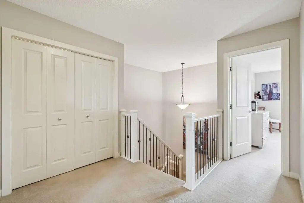 9041 Wentworth Avenue SW Calgary AB T3H 0A9