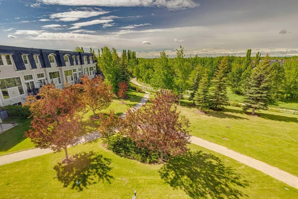 9041 Wentworth Avenue SW Calgary AB T3H 0A9