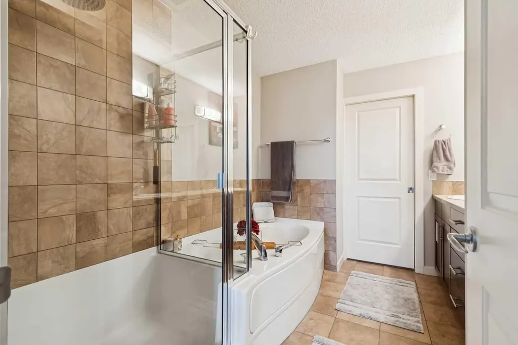 9041 Wentworth Avenue SW Calgary AB T3H 0A9