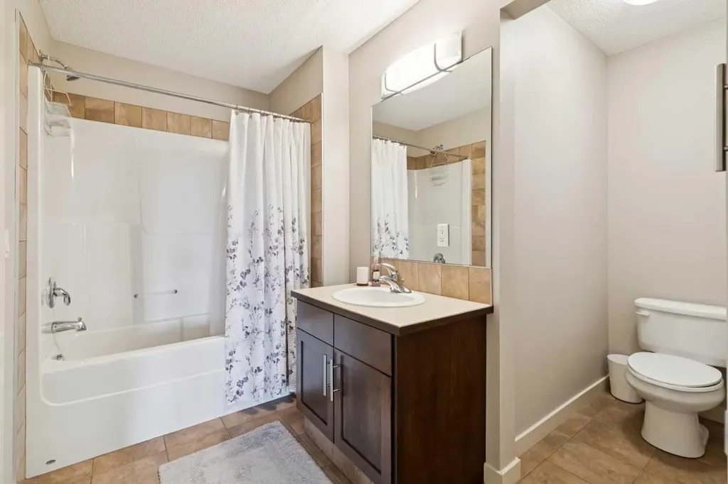 9041 Wentworth Avenue SW Calgary AB T3H 0A9