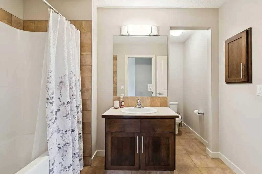 9041 Wentworth Avenue SW Calgary AB T3H 0A9