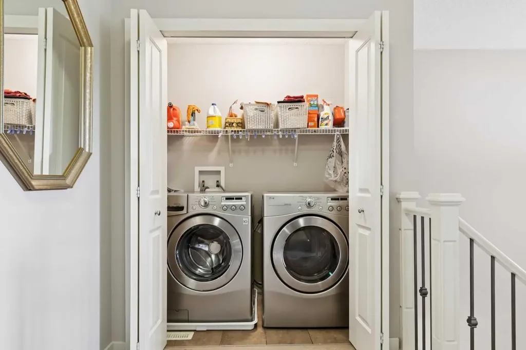 9041 Wentworth Avenue SW Calgary AB T3H 0A9
