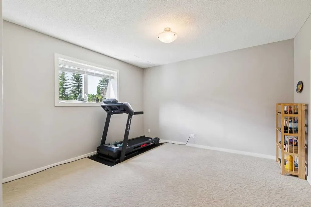 9041 Wentworth Avenue SW Calgary AB T3H 0A9