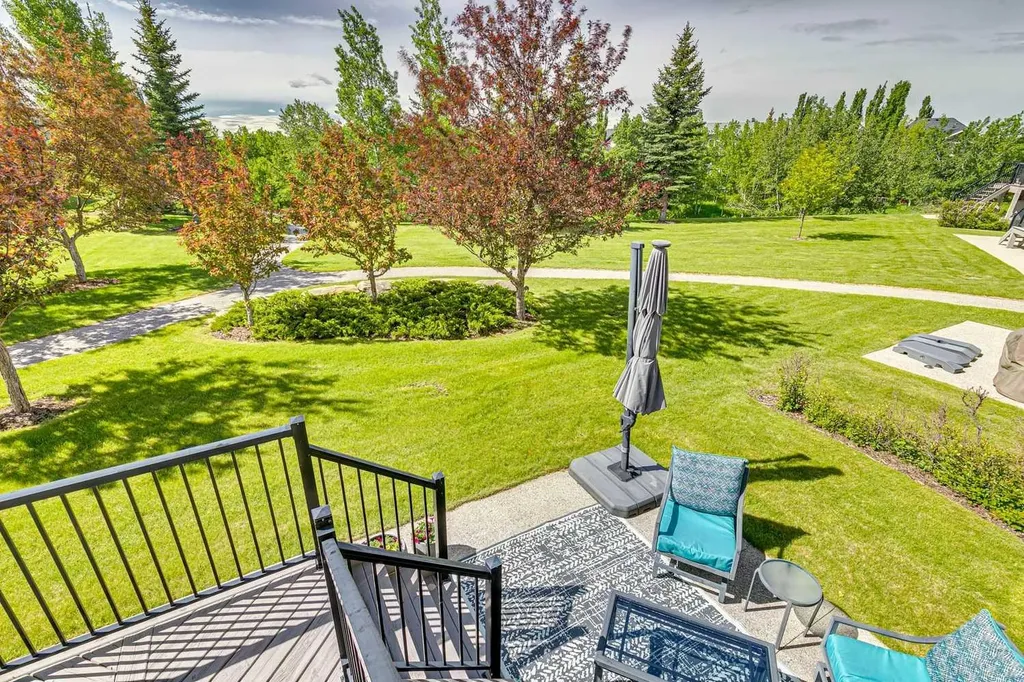 9041 Wentworth Avenue SW Calgary AB T3H 0A9