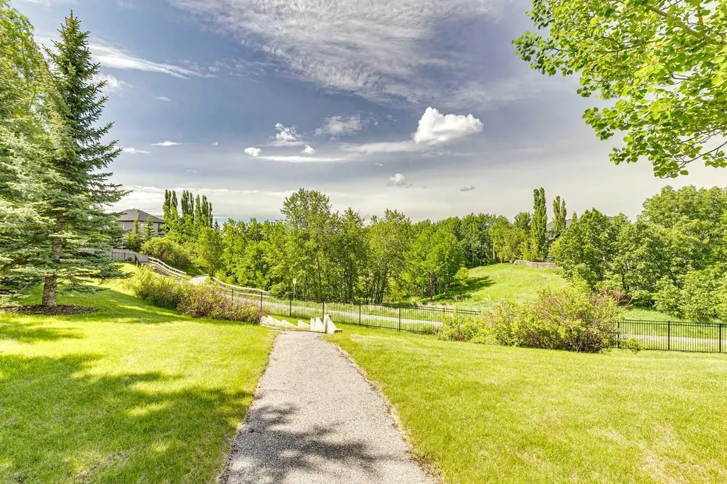 9041 Wentworth Avenue SW Calgary AB T3H 0A9