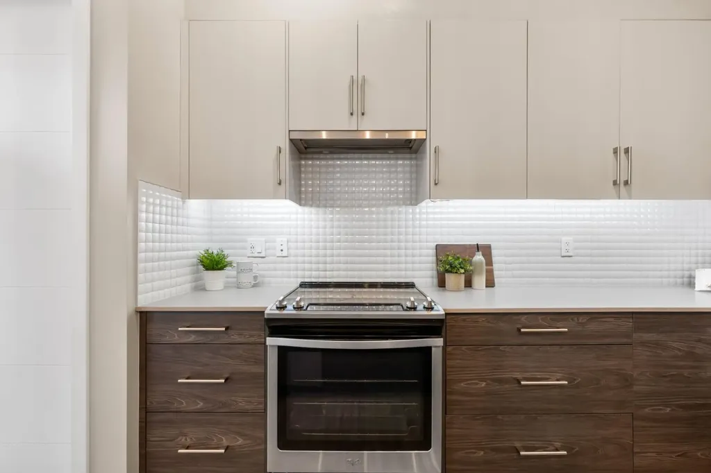 122 Mahogany Centre SE Calgary AB T2M 2Y1