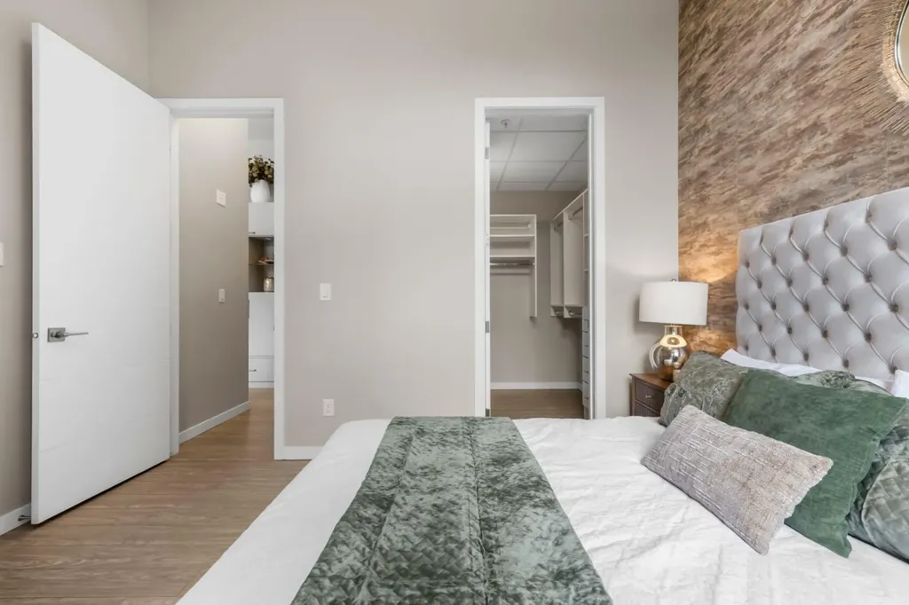122 Mahogany Centre SE Calgary AB T2M 2Y1