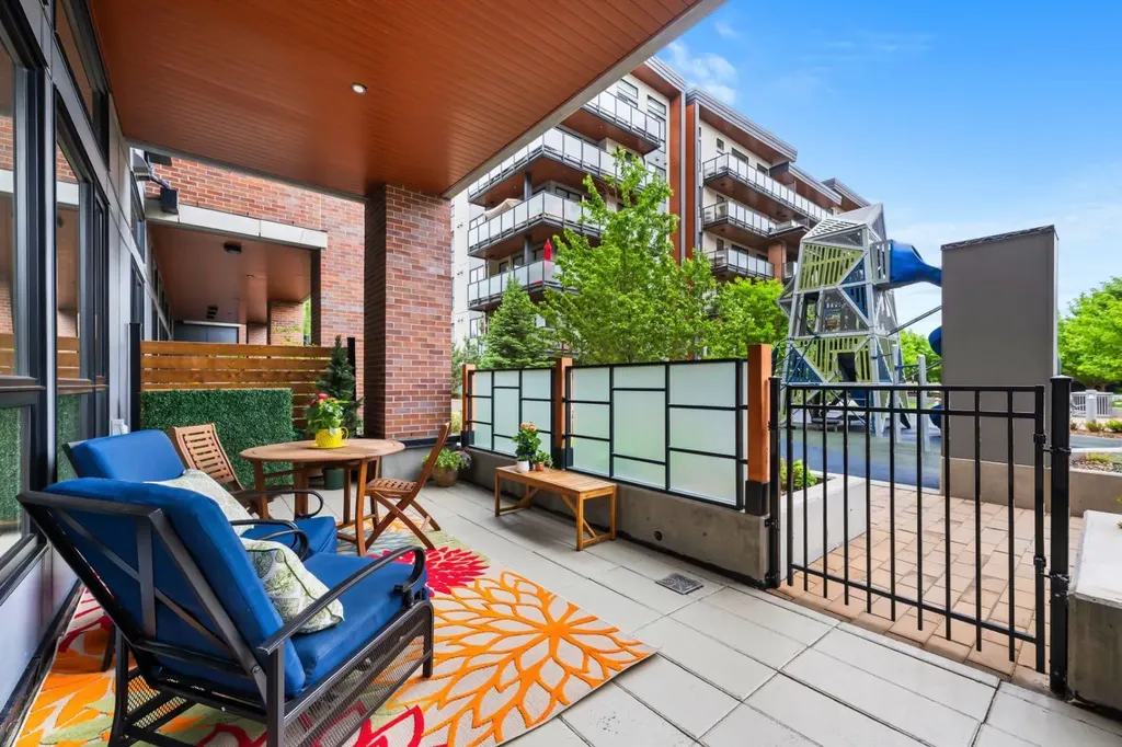 122 Mahogany Centre SE Calgary AB T2M 2Y1