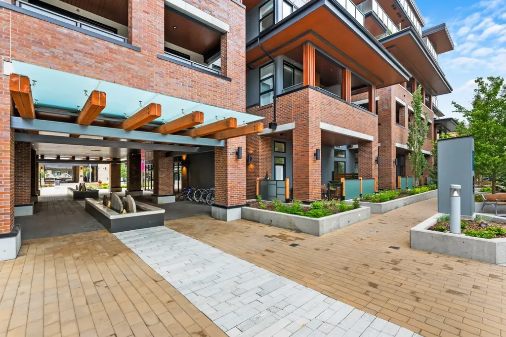 122 Mahogany Centre SE Calgary AB T2M 2Y1
