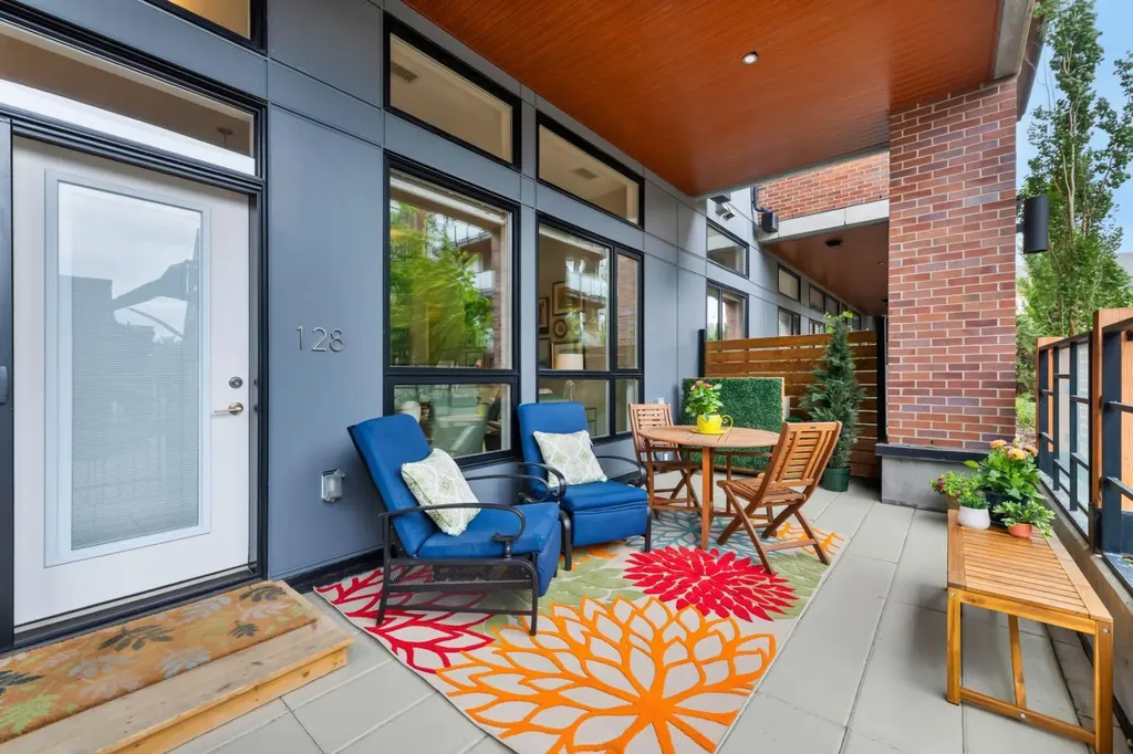 122 Mahogany Centre SE Calgary AB T2M 2Y1