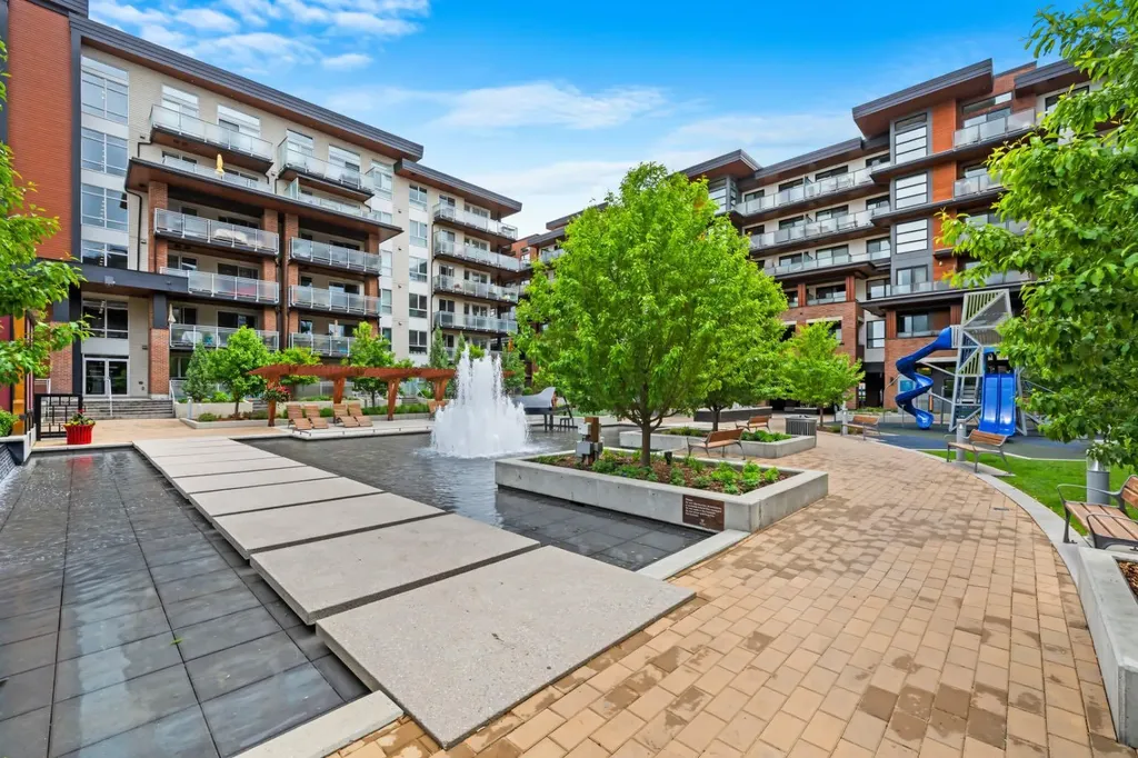 122 Mahogany Centre SE Calgary AB T2M 2Y1
