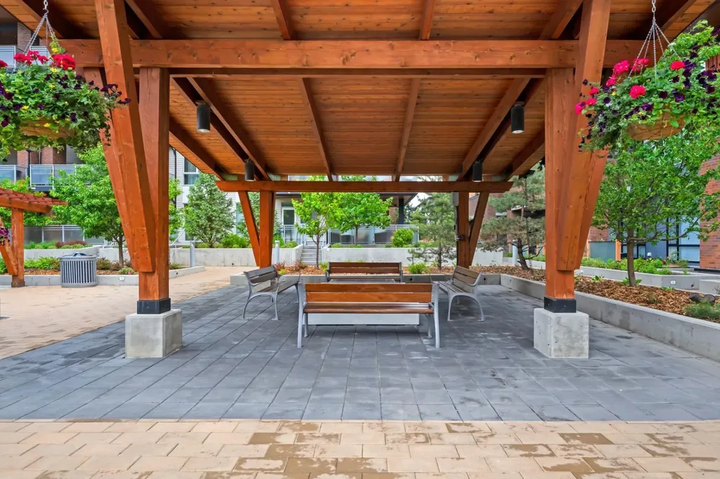 122 Mahogany Centre SE Calgary AB T2M 2Y1