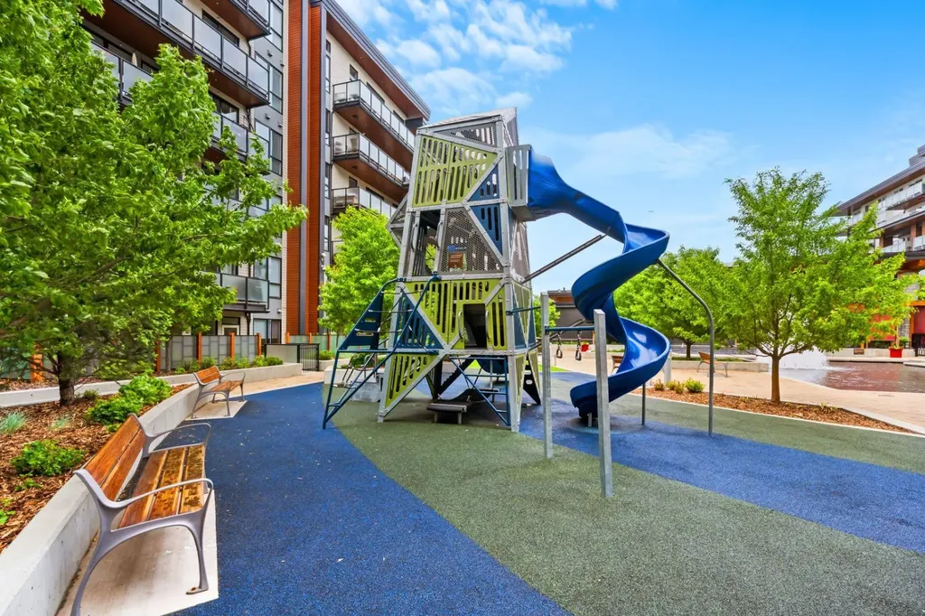 122 Mahogany Centre SE Calgary AB T2M 2Y1