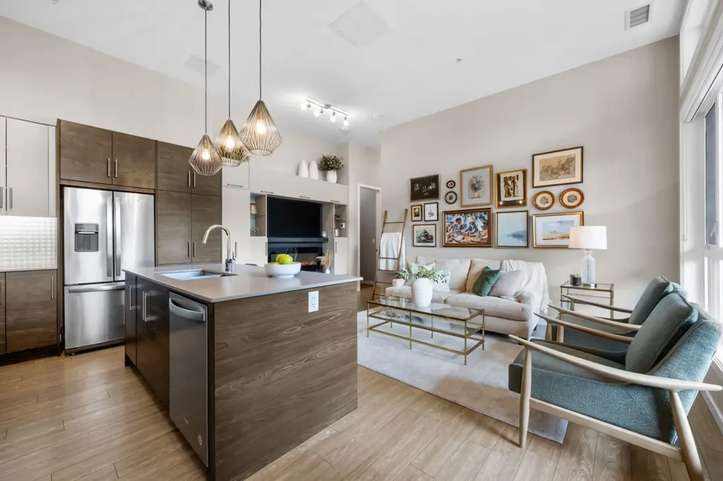 122 Mahogany Centre SE Calgary AB T2M 2Y1