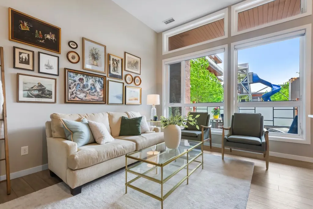 122 Mahogany Centre SE Calgary AB T2M 2Y1
