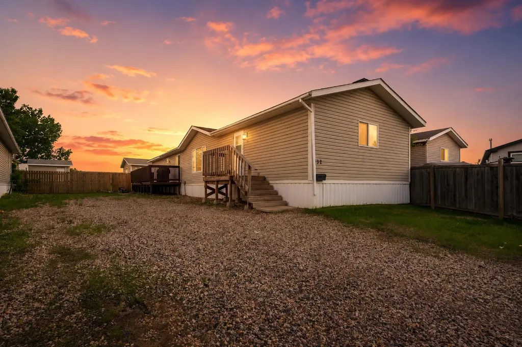 132 Greentree Crescent Fort Mcmurray AB T9H 3Y2
