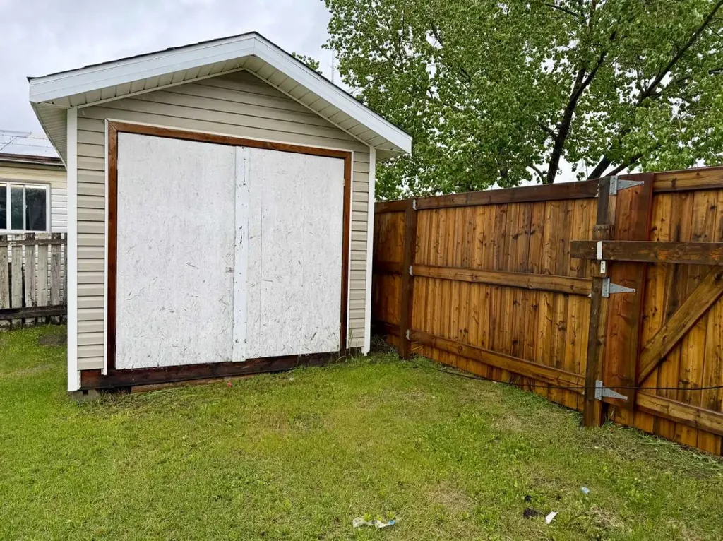 132 Greentree Crescent Fort Mcmurray AB T9H 3Y2