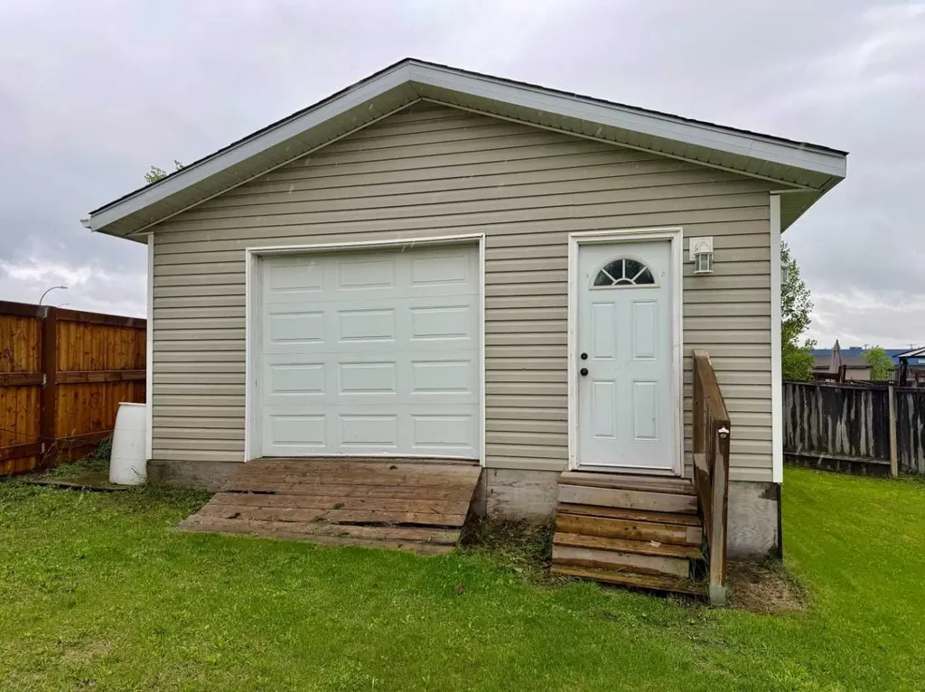 132 Greentree Crescent Fort Mcmurray AB T9H 3Y2