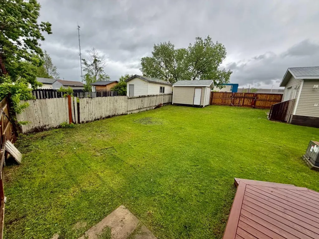132 Greentree Crescent Fort Mcmurray AB T9H 3Y2