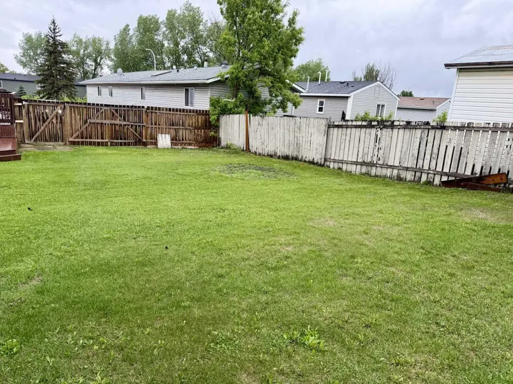 132 Greentree Crescent Fort Mcmurray AB T9H 3Y2
