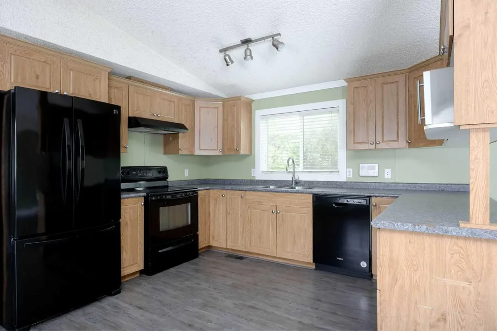 132 Greentree Crescent Fort Mcmurray AB T9H 3Y2