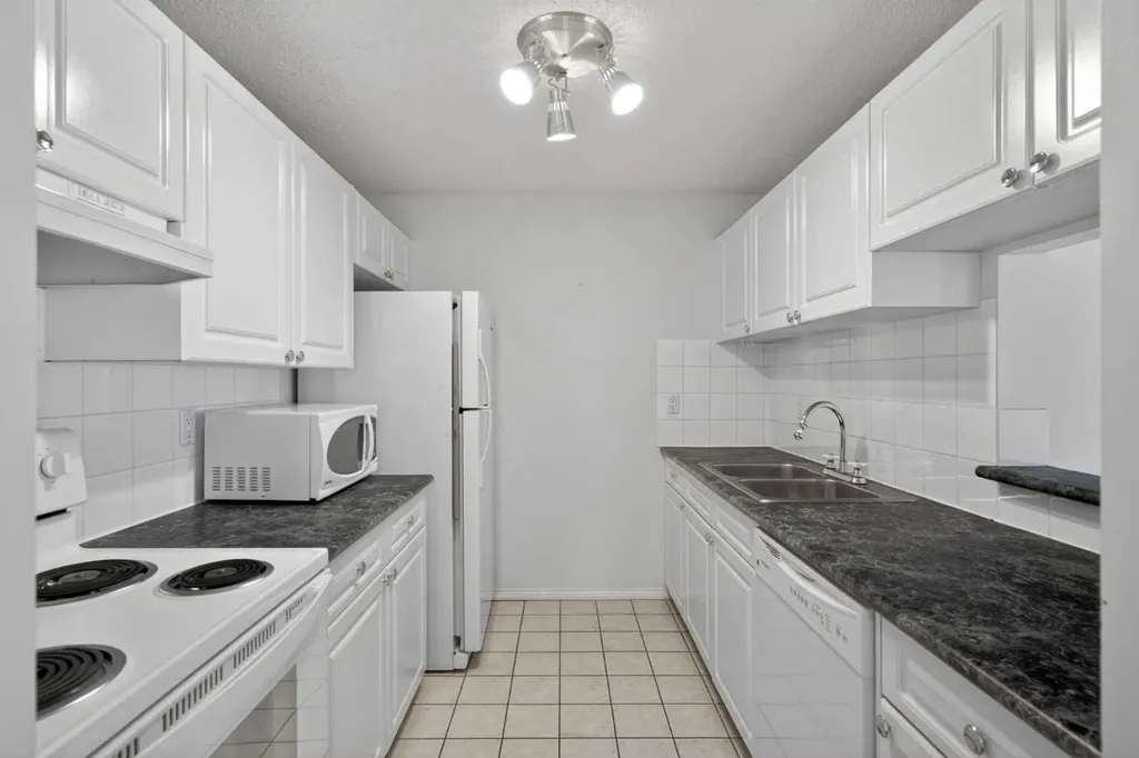 1735 11 Avenue SW Calgary AB T3C 2S9