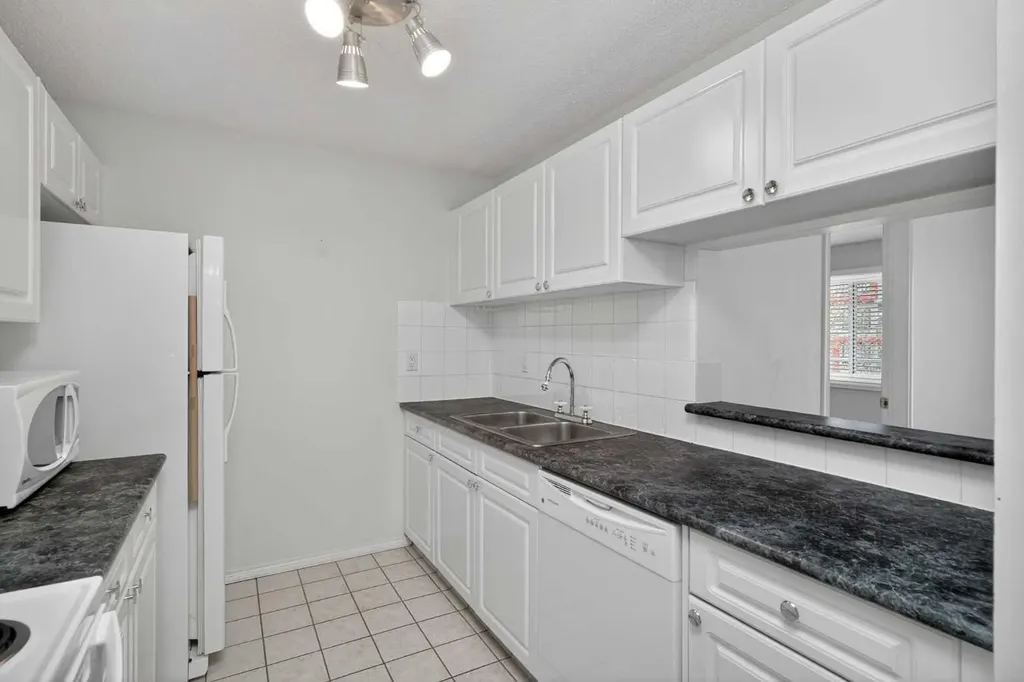 1735 11 Avenue SW Calgary AB T3C 2S9