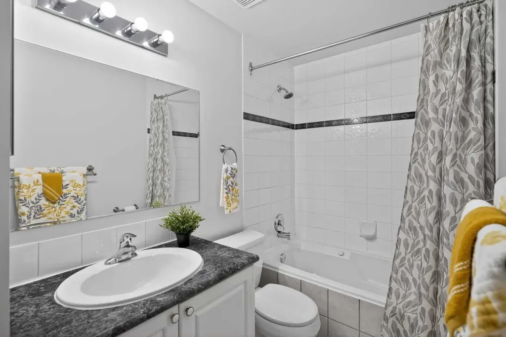 1735 11 Avenue SW Calgary AB T3C 2S9